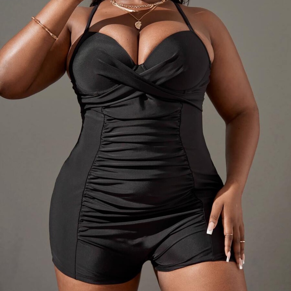 Retro Ruched Swimsuit -Plus Size - Picture 2 of 16
